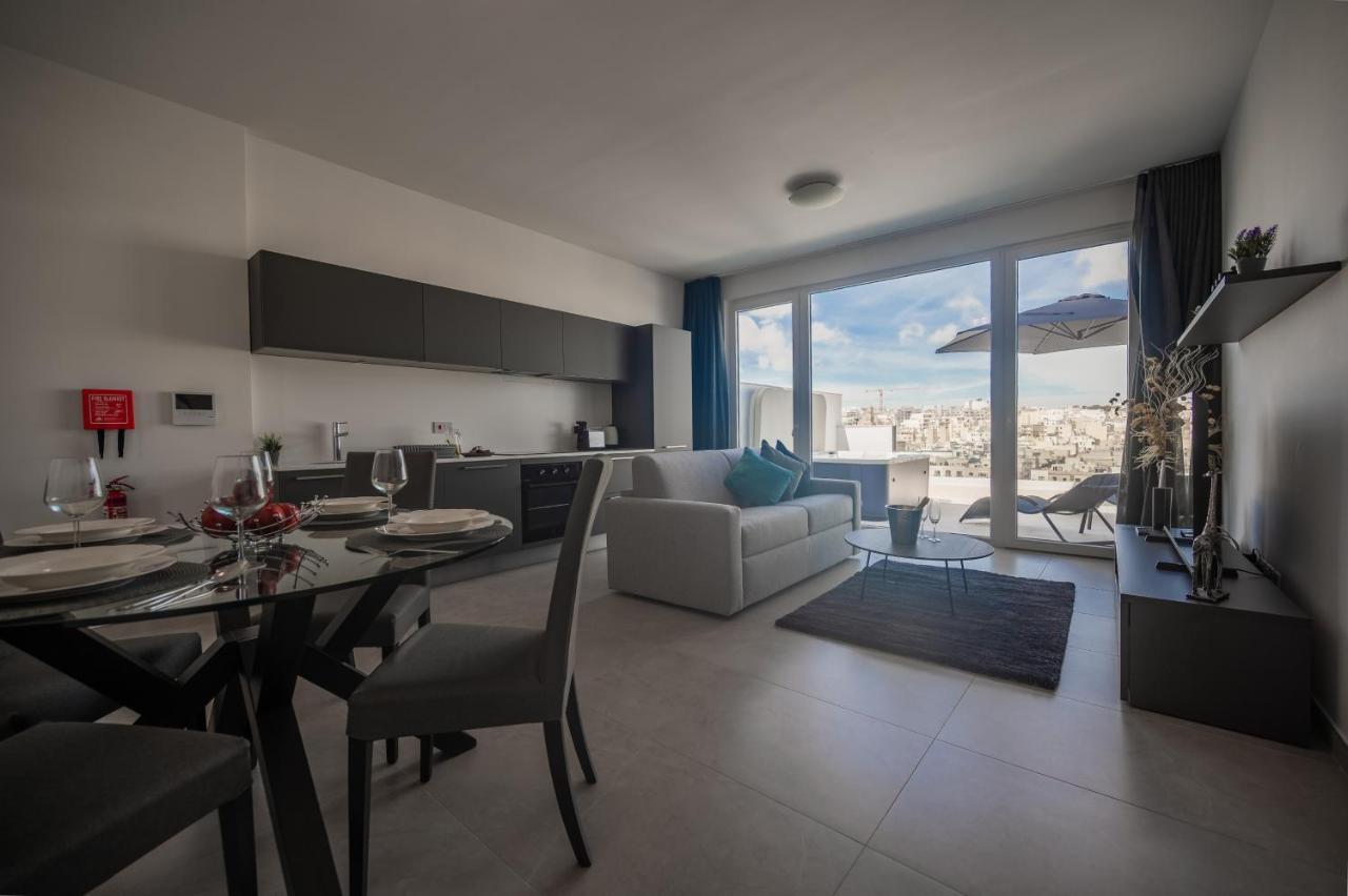 The Address Seafront Suites With Hot Tub Pieta Exterior photo