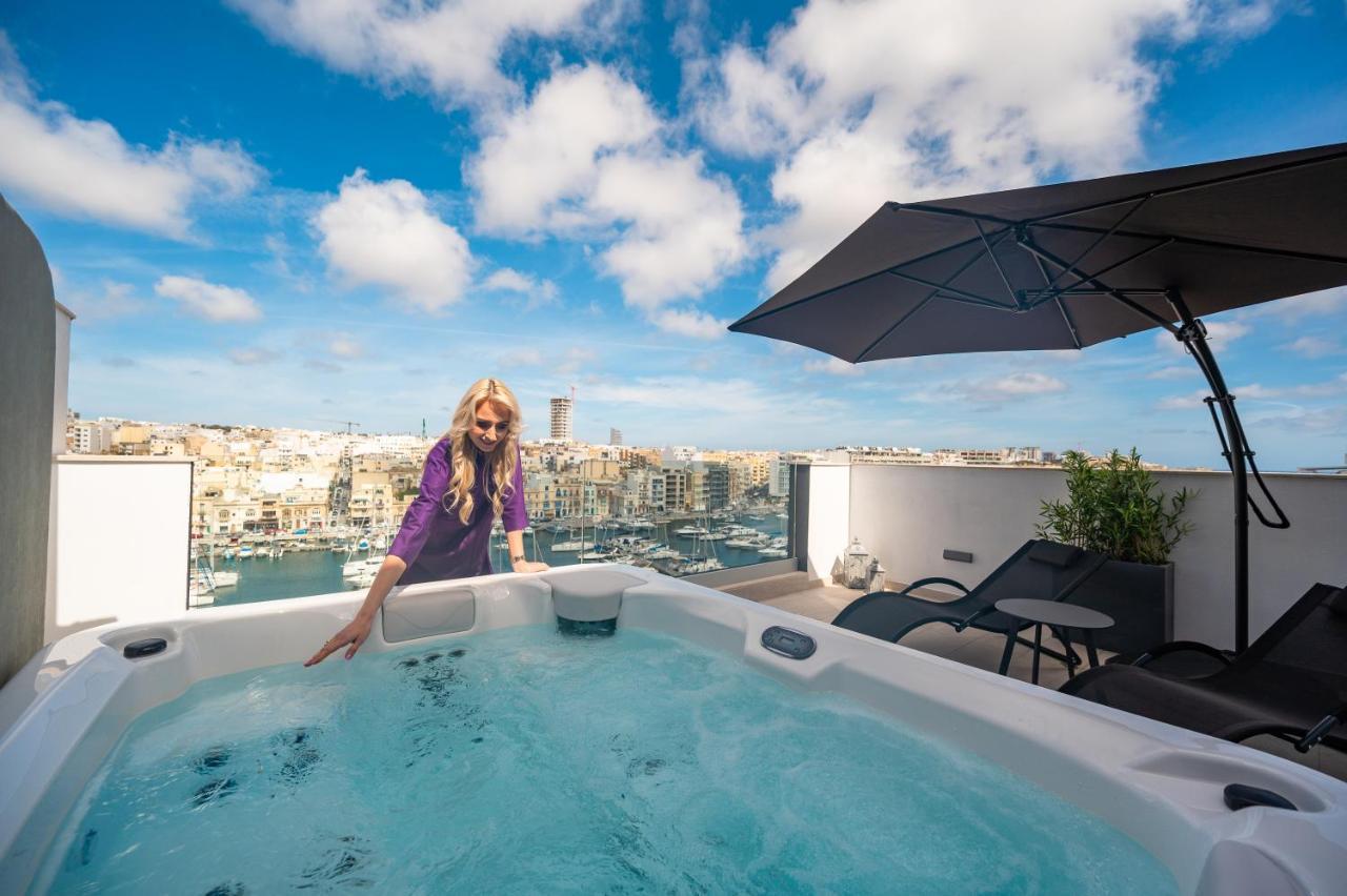 The Address Seafront Suites With Hot Tub Pieta Exterior photo